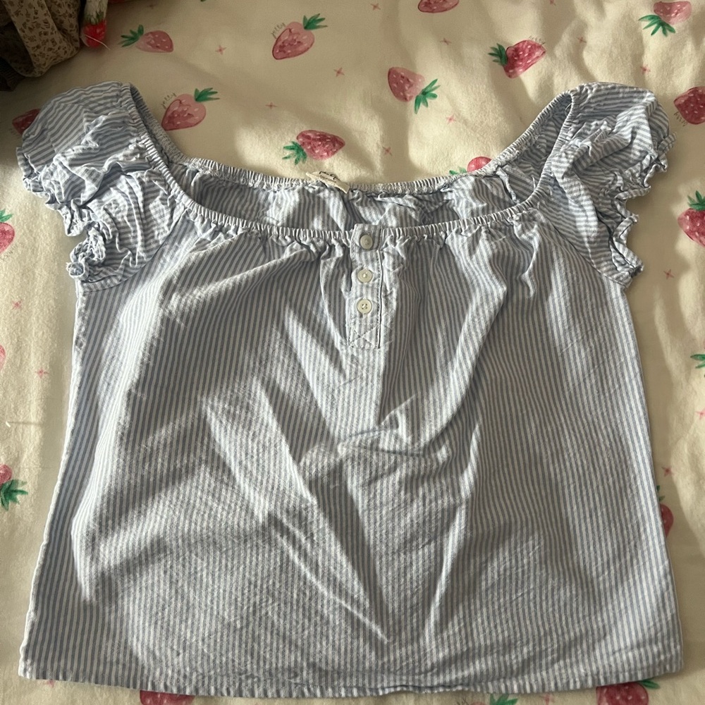 Brandy Melville off the shoulder top